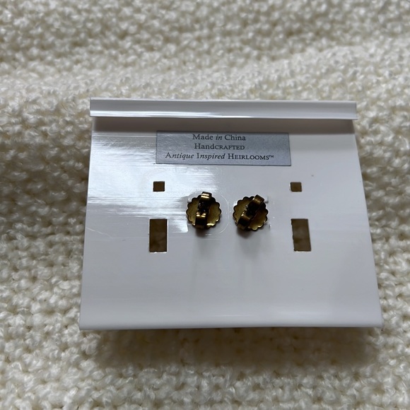 Like new- Mimi by Sorrelli Earrings - Picture 6 of 7